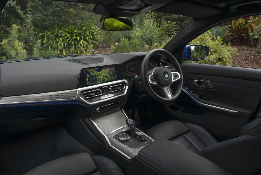 Торпедо BMW 330i Touring M Sport (G21) 2020 года  (AU) (фото 14 из 22)